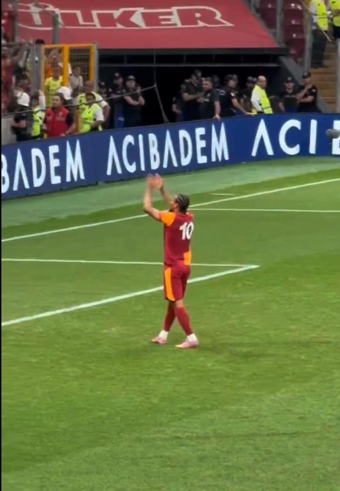 Galatasaray ayrıca Starsbourg Leroy Sane oyununda ilk kez oyuna girdi. 3