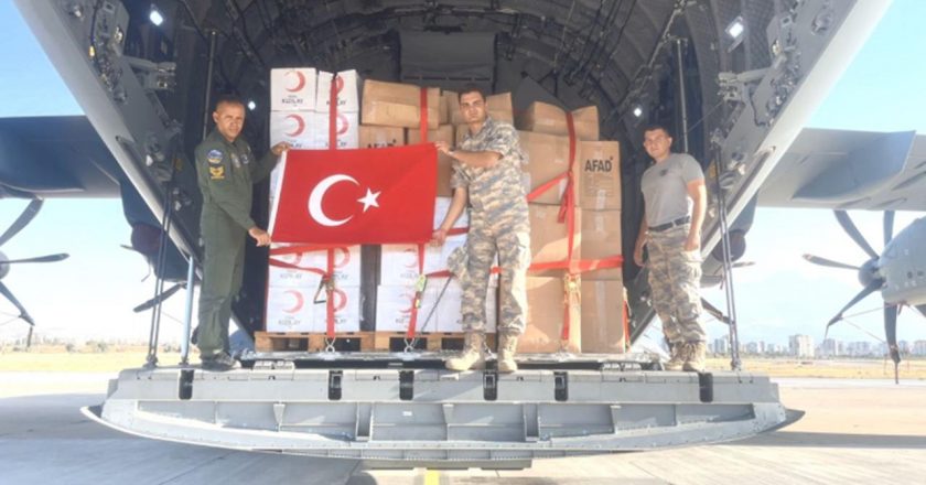 Türkiye, Afganistan’a 25 ton insani yardım gönderdi
