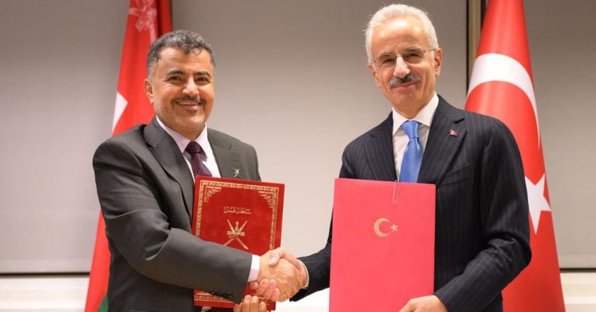 Bakan Uraloğlu duyurdu! Türkiye ulaştırma güzergahlarına bir yenisini daha ekliyor