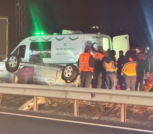 Tıra çarpan araçta bir kişi hayatını kaybetti