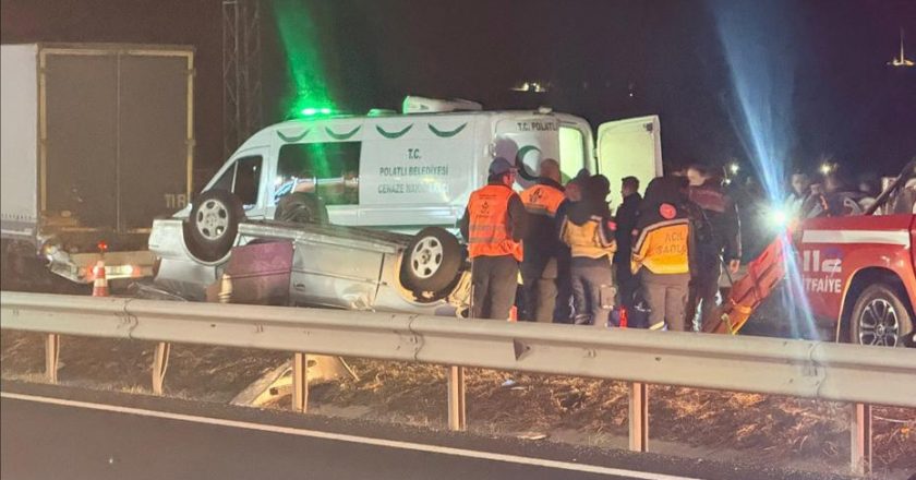 Tıra çarpan araçta bir kişi hayatını kaybetti