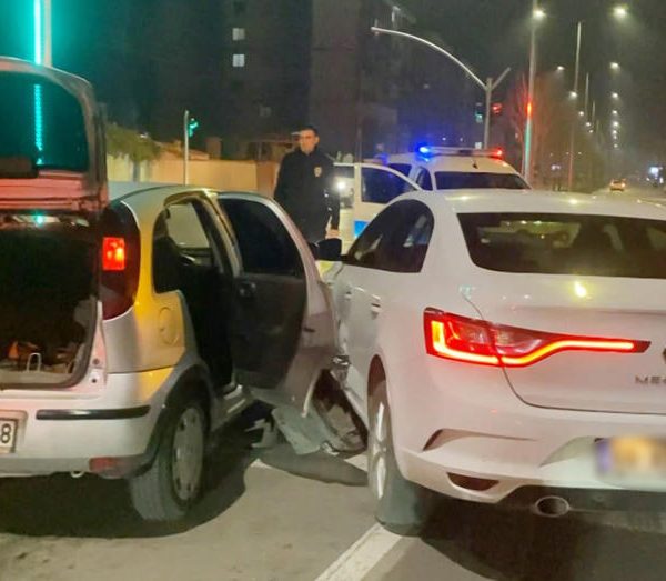 Sarhoş şoför, emniyet müdürü yardımcısının aracına çarparak kaza yaptı.